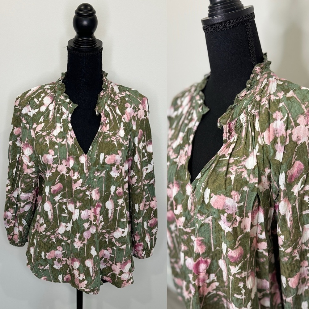 Caslon Green Floral V-Neck Blouse (Medium)